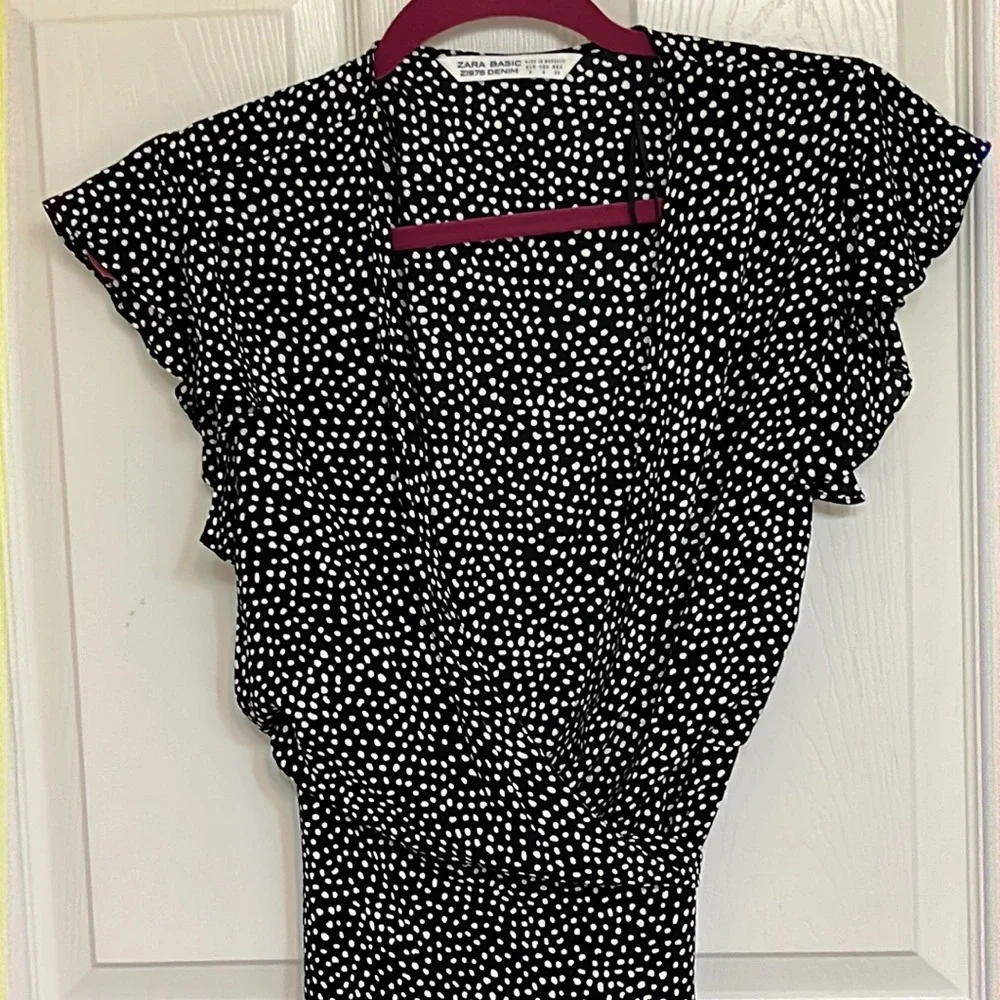 Zara Basic Wrap Top - Picture 12 of 13